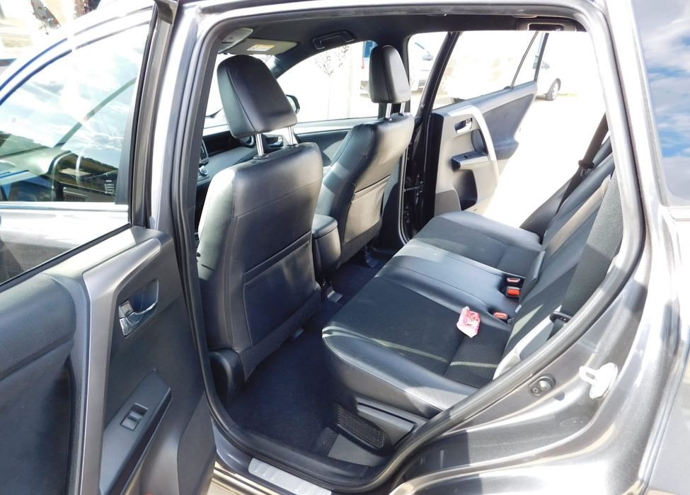 Vand sau schimb Toyota RAV4 hybrid 2017 4x4 garantie baterie piele led