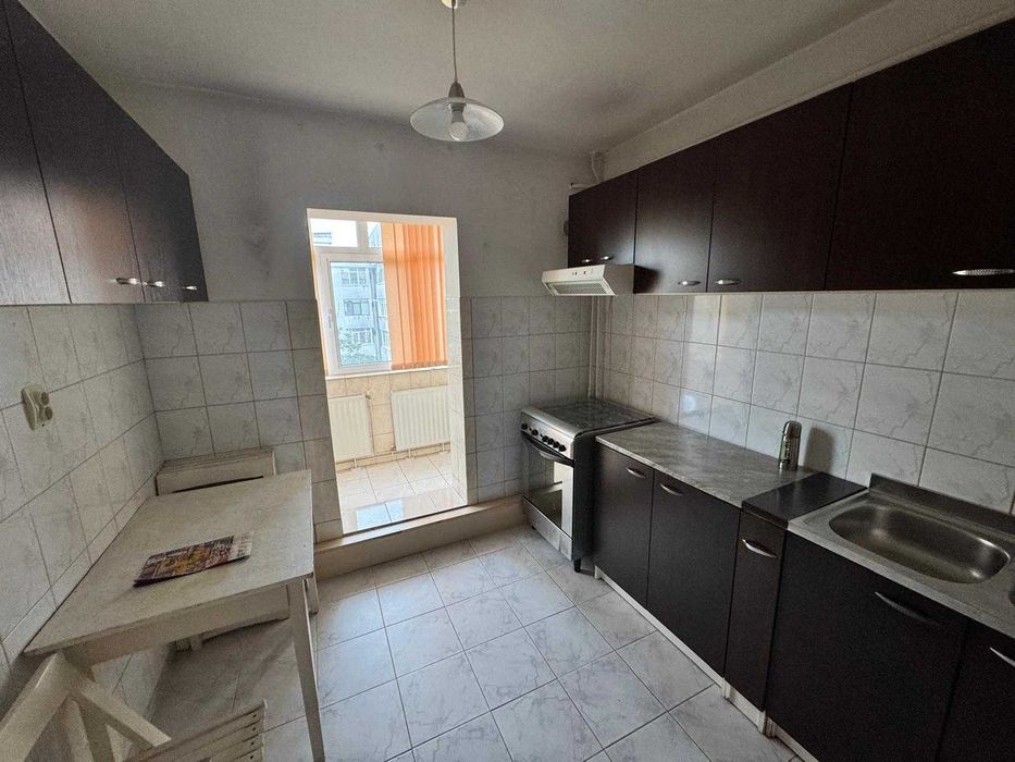 Apartament 2 camere, decomandat, Nicolina 2