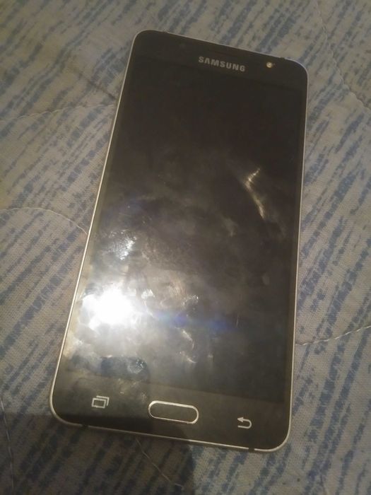 Samsung Galaxy J5 2016 2gb RAM/16gb ROM В хорошем состоянии обмен