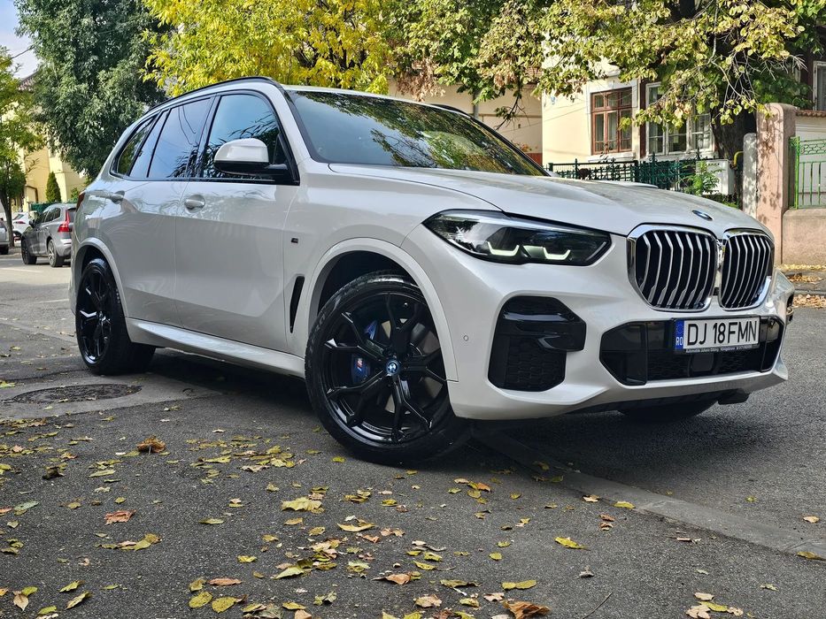 BMW X5 Hybrid - Diesel / 2023 luna 04 / Masina personala / Garantie / M Pack