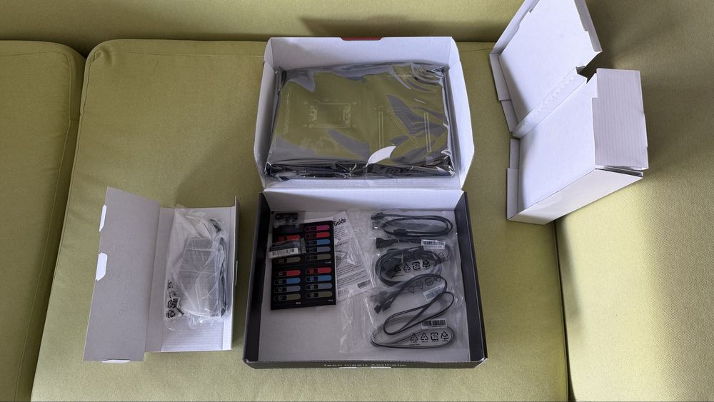 Motherboard MSI MPG X870E CARBON WIFI (дънна платка нова)