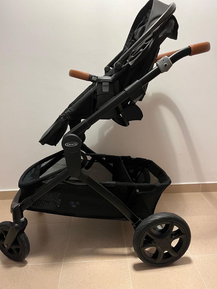 Cărucior Graco Near2Me Elite Noir+Scoica Graco SnugEssentials, i-Size