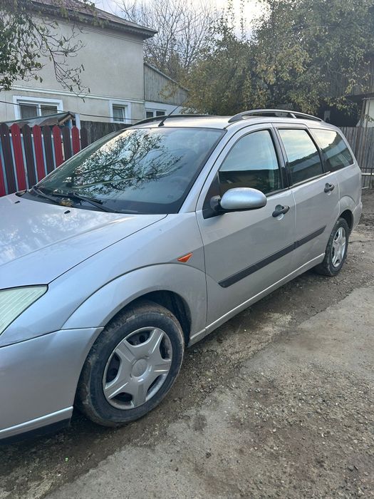 Vând mașina Ford Focus