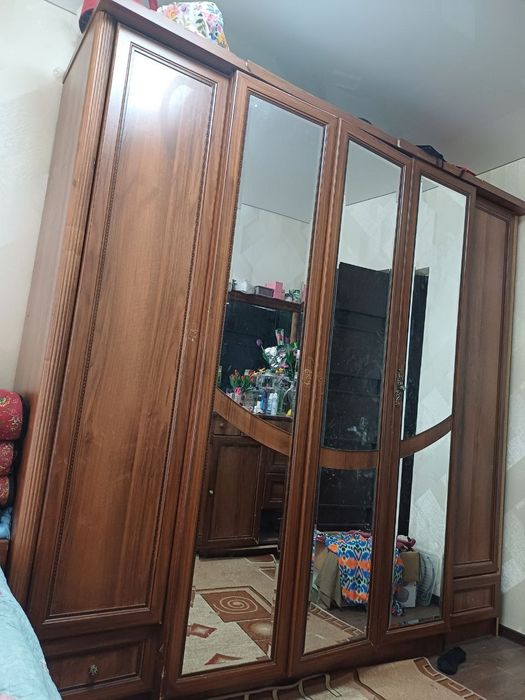 Продам шфанер для спальни