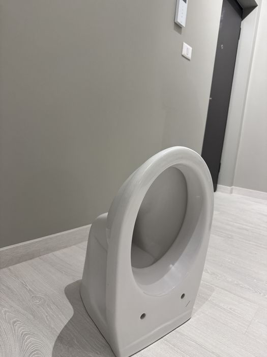 Vand wc nou , cu predare personala in localitatea Giroc