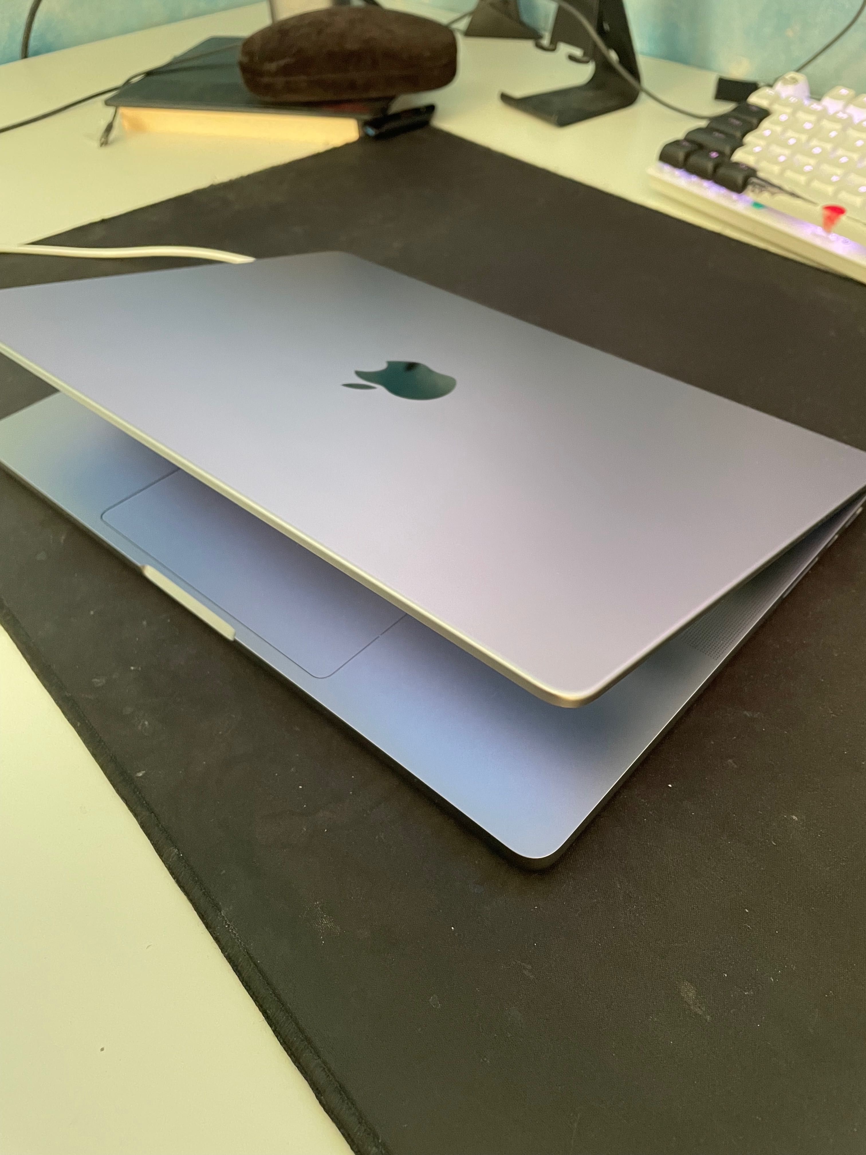 MacBook Pro 2021 14" 32 GB RAM, 512 GB SSD, 100% батерия, перфектен