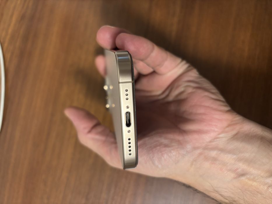 iPhone 16 Pro 256gb Desert