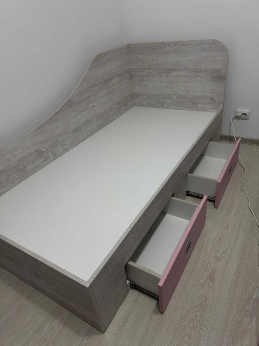 Set mobilier cameră tineret – pat + birou în L, stare bună