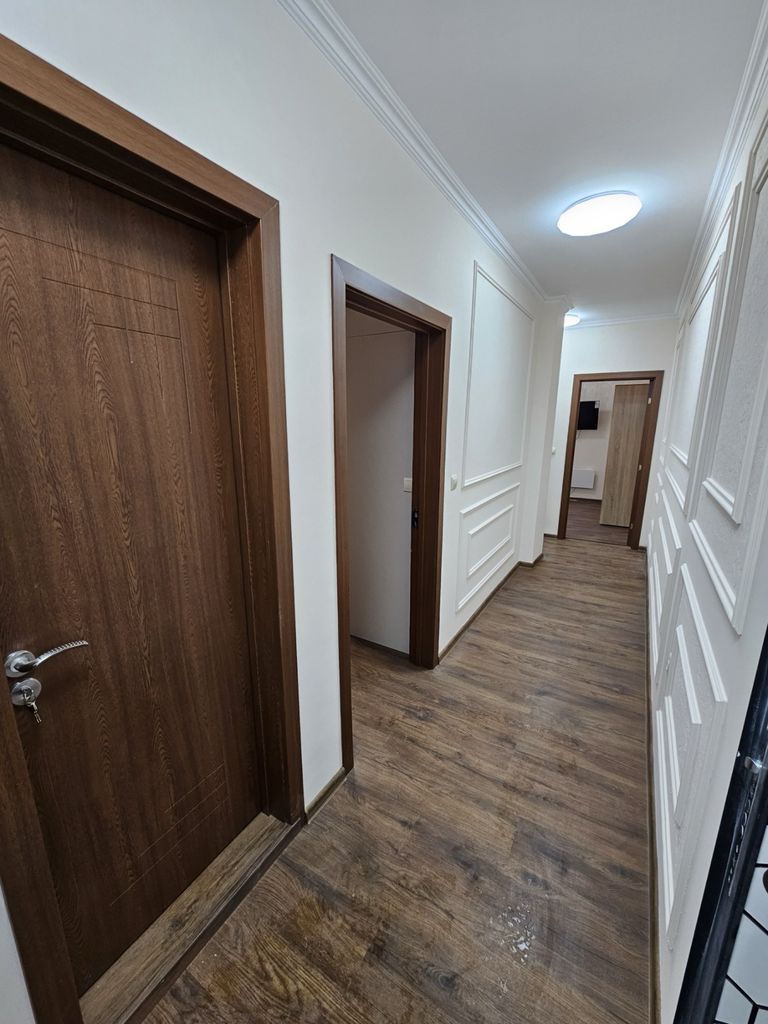 Дава се под наем Тристаен апартамент в Велинград - 86 кв.м за 133333 € - Снимка #7