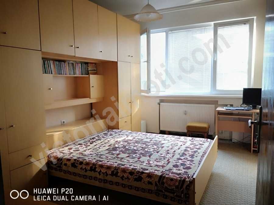 Продава се Тристаен апартамент в Велико Търново, Център - 97900 кв.м за 1 €/кв.м - Снимка #1