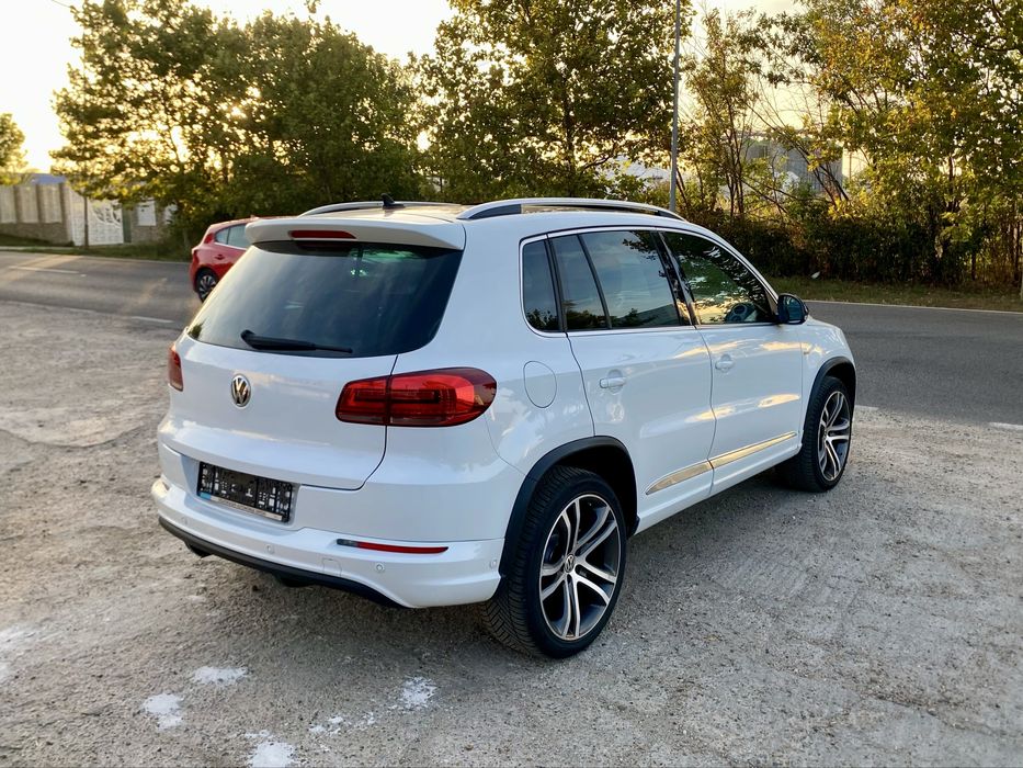 Volkswagen Tiguan / DSG / 4 Motion City Escape!