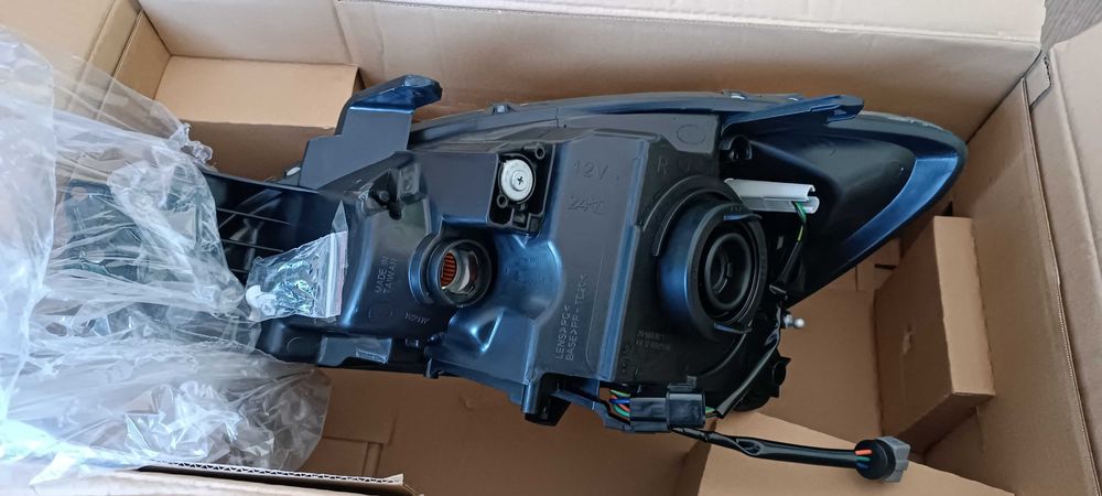 Фар Митсубиши Лансер 2003-2008