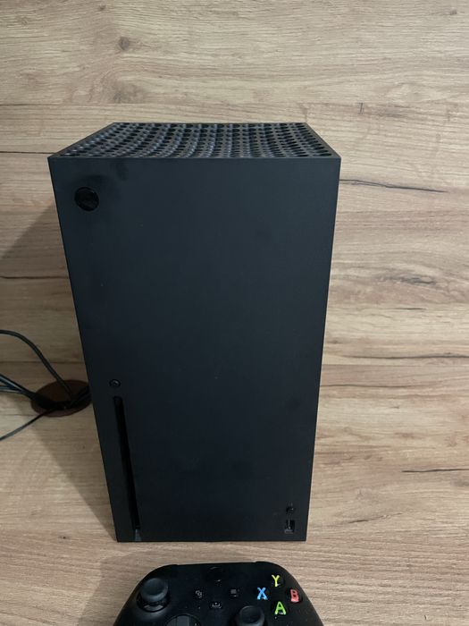 Xbox series x+2 controllere