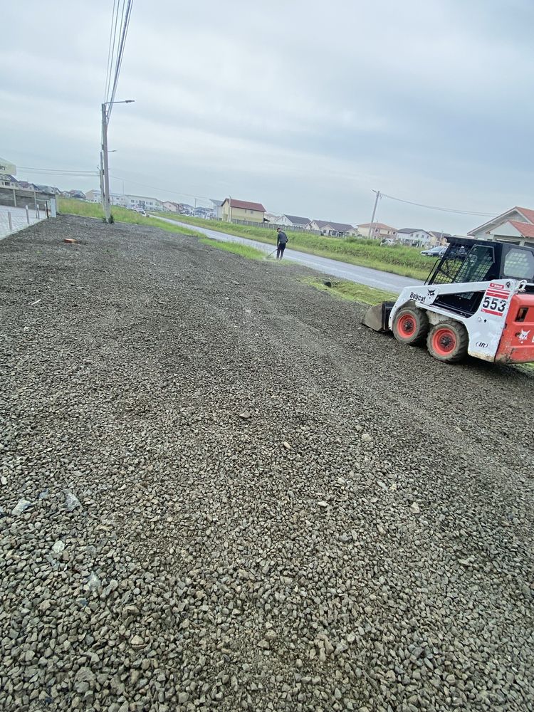 Închiriez Bobcat,excavator,livram  Mranita,nisip,sort,piatră concasată