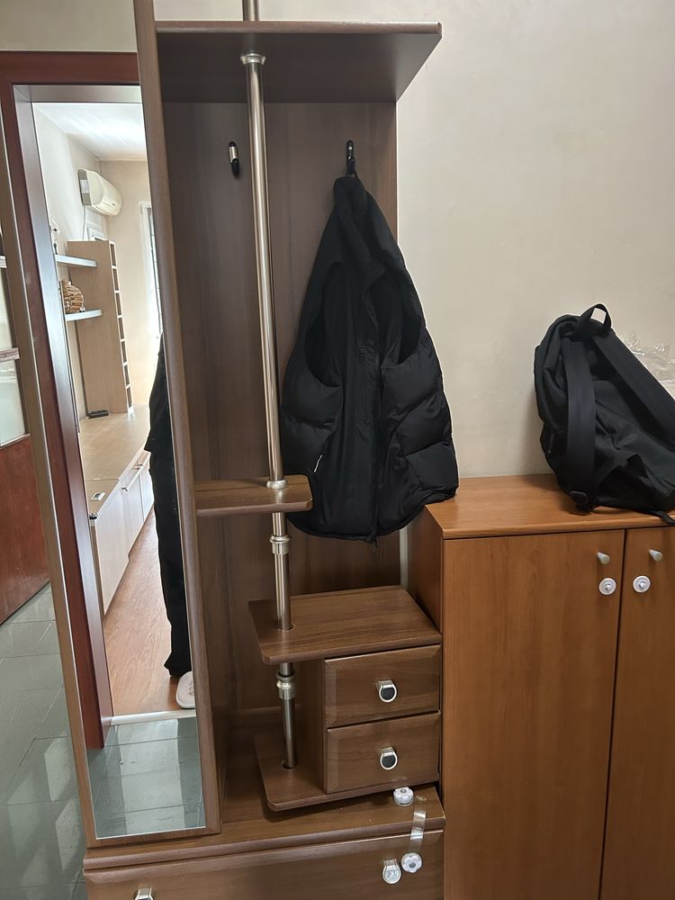 Закачалка Портманто и Шкаф
