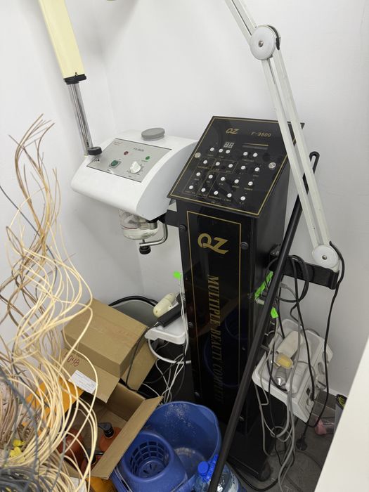 Столове Оборудване за маникюрист козметик масажист