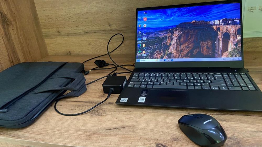 Ноутбукк Lenovo