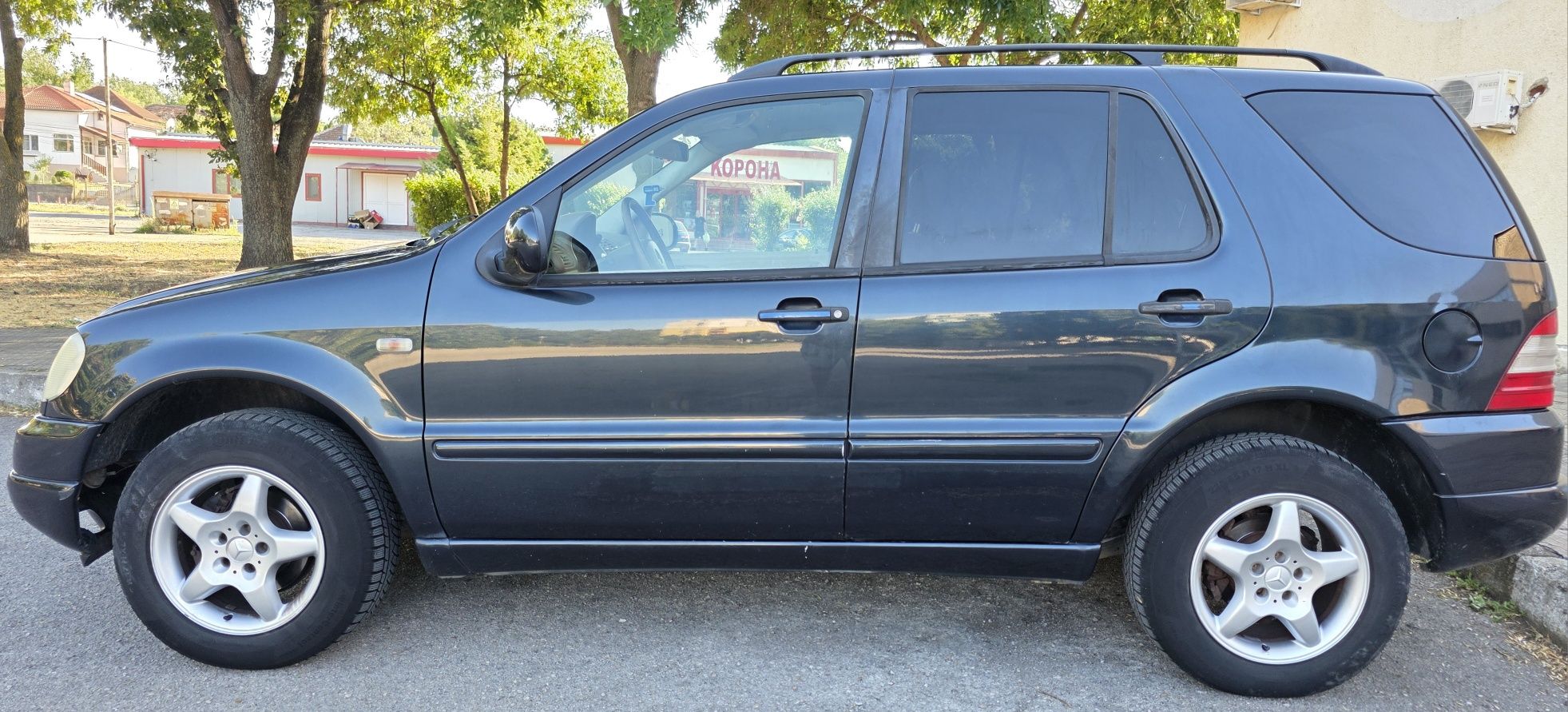 Mercedes ML320 218к.с. 2001г. в движение
