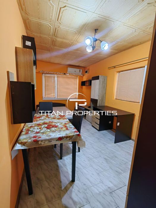 Дава се под наем Едностаен апартамент в Пловдив, Център - 25 кв.м за 190 € - Снимка #1