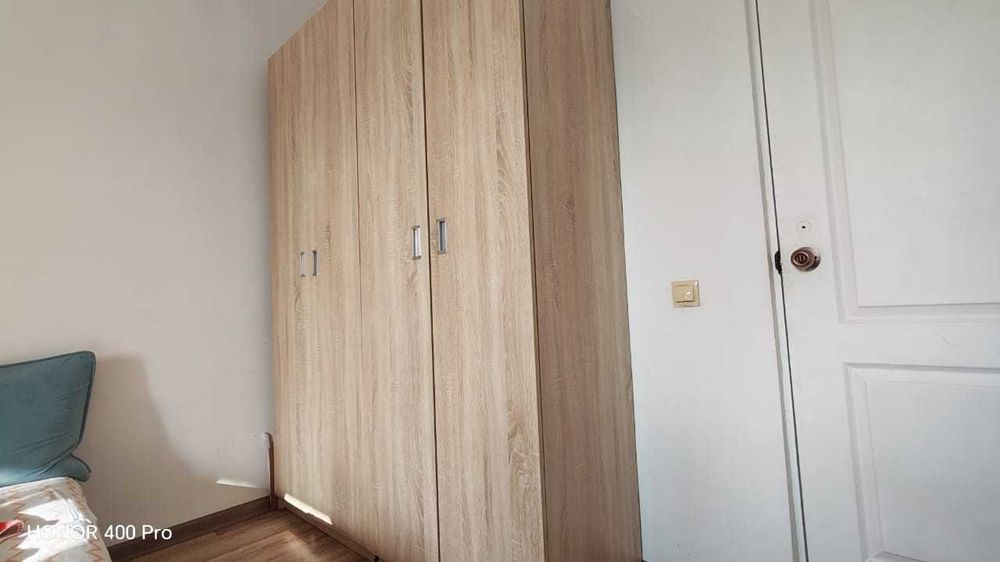 Шкаф 4-х дверный, в отличном состоянии