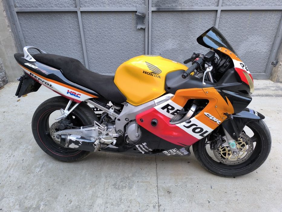 Honda cbr f4 Само на части хонда цбр