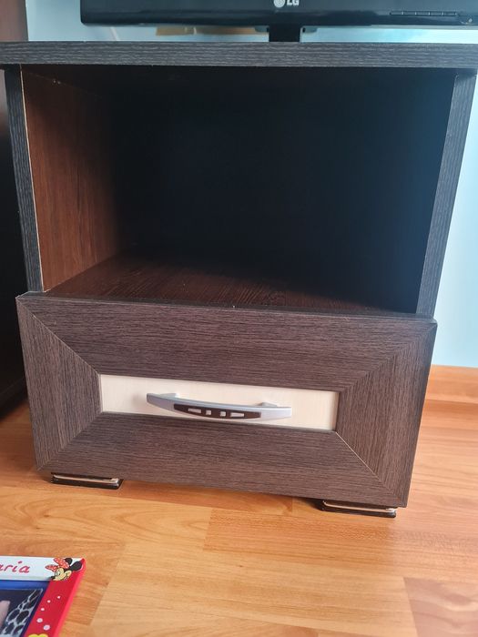 Vand mobilier dormitor