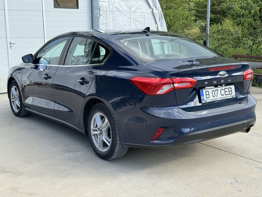 Ford Focus 1.5 TDCI 120cp 2021 Berlina avariat