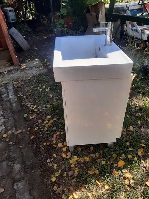 Masca chiuveta cu tot cu lavoar de 65 cm lățime