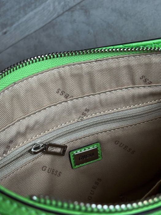 Дамска чанта Guess
