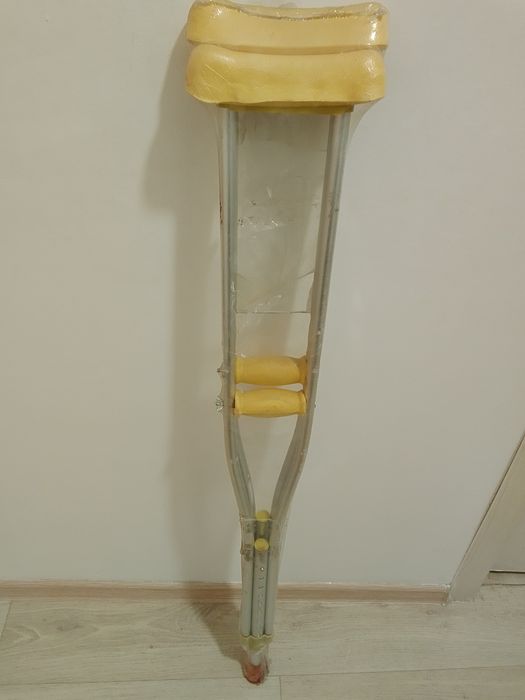 Продам костыли новый
