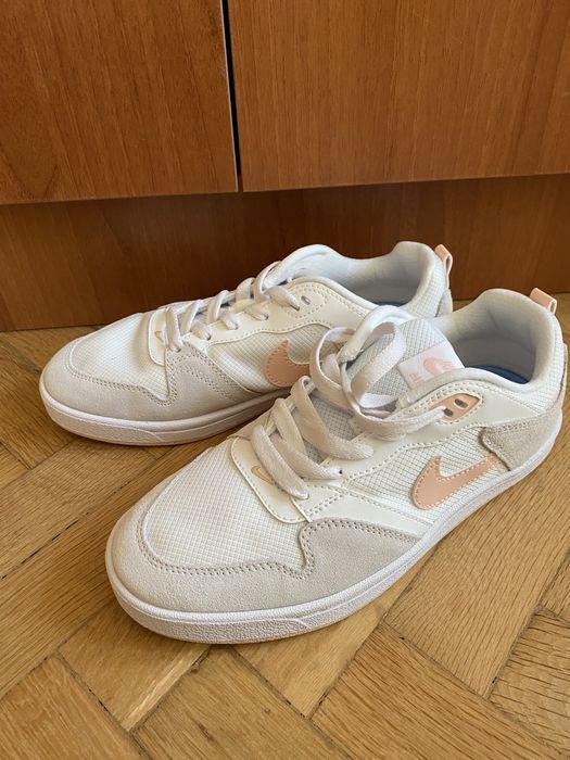 Дамски обувки Nike SB Alleyoop Trainers