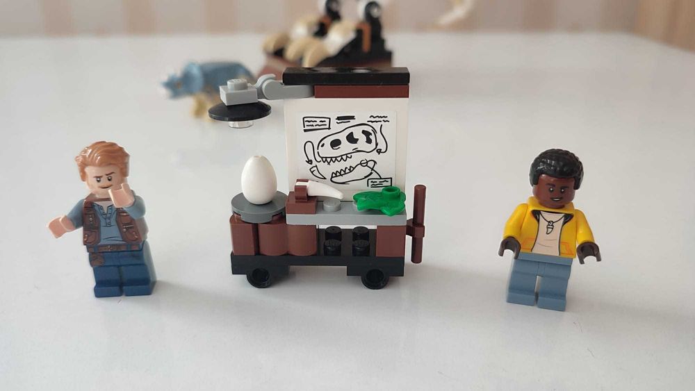 LEGO Jurassic World - Expozitia fosilei dinozaurului T. Rex