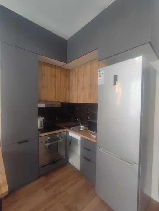 Продам Угловую кухню частично МДФ и ЛДСП