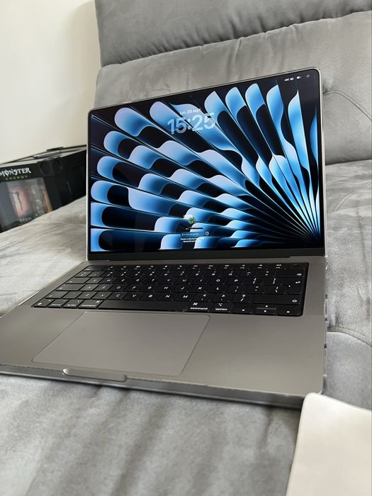 Vând Macbook Pro 14 M1 Pro 512 SSD 16 GB RAM