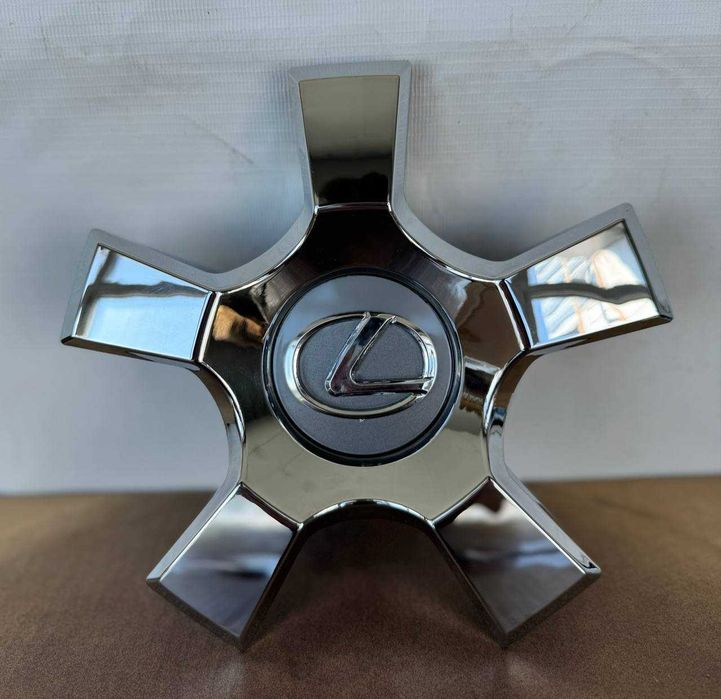 Заглушки для дисков на Lexus 570