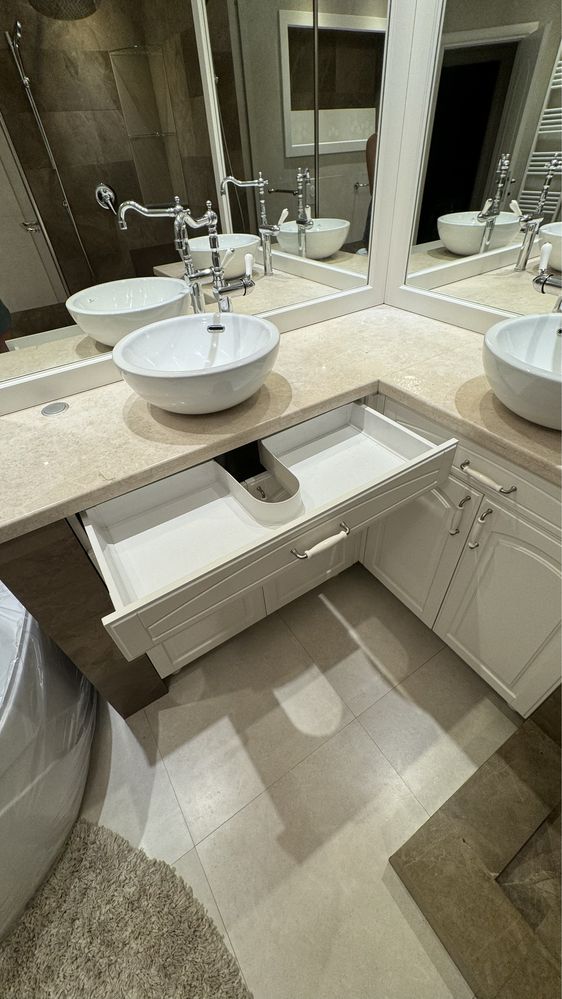 Mobilier baie din MDF si Pal si Oglinzi cu rama MDF