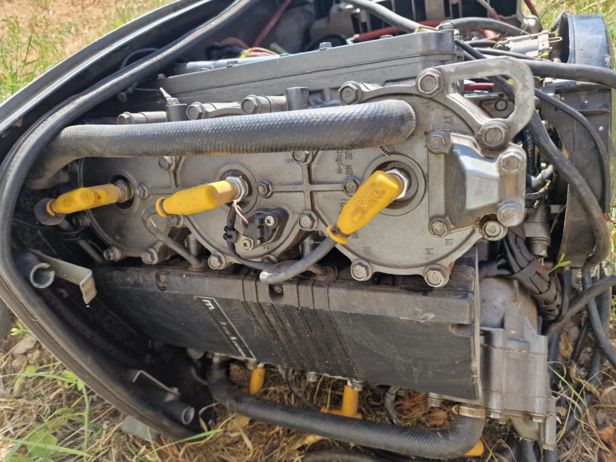 Motor de barcă suzuki 200cp