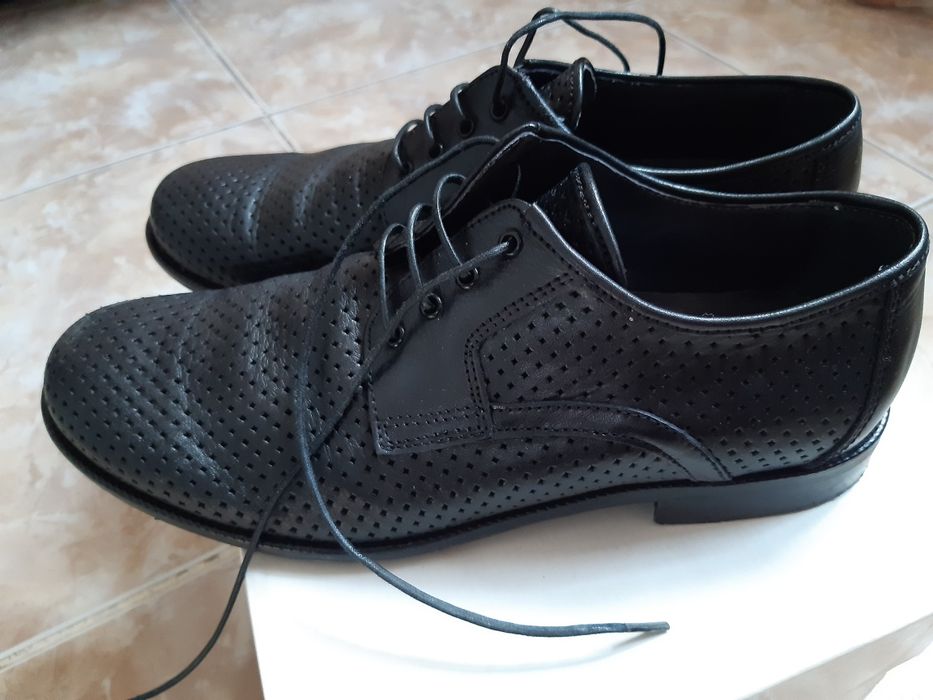 Почти новые туфли Италия на мальчика 34р.