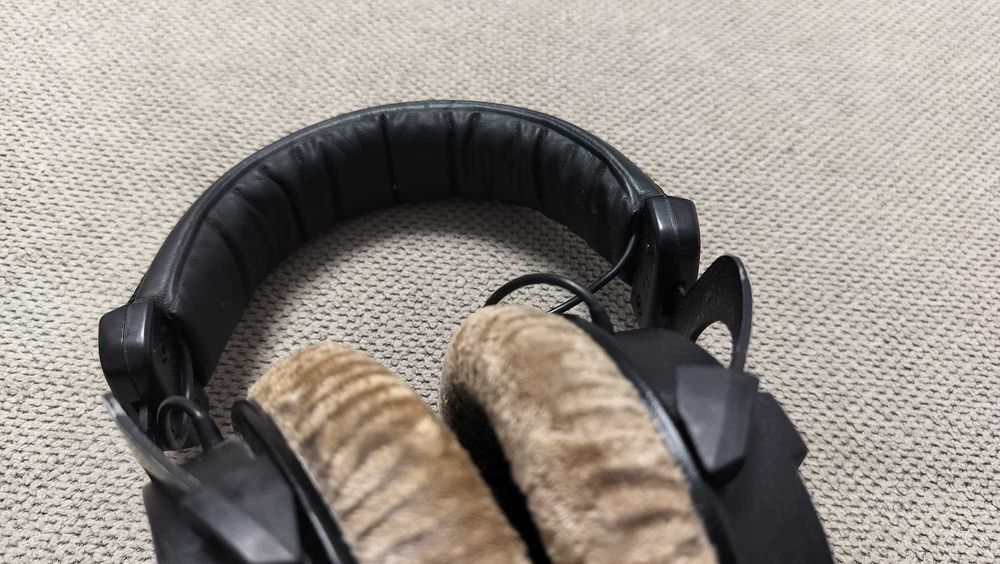 Casti Hi-Fi Beyerdynamic DT 990 PRO 250 Ohm Open Studio Monitoring