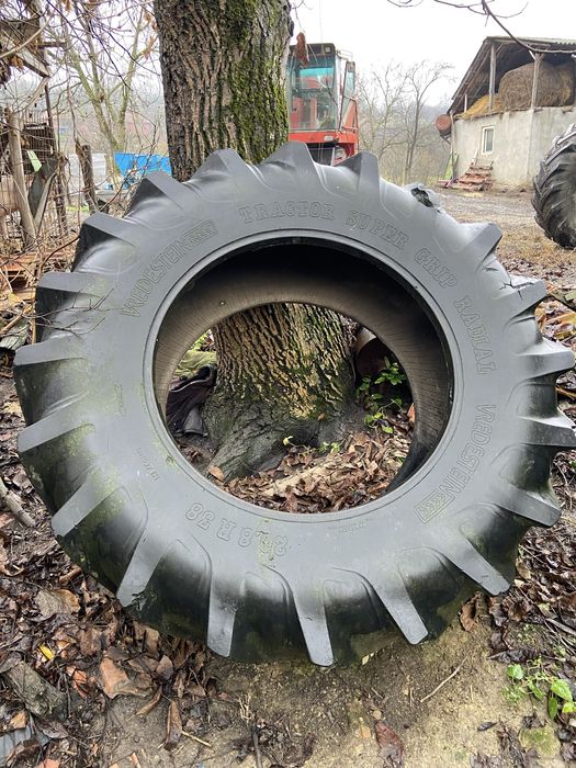 Vand cauciucuri 20.8R30 si 23.1/26