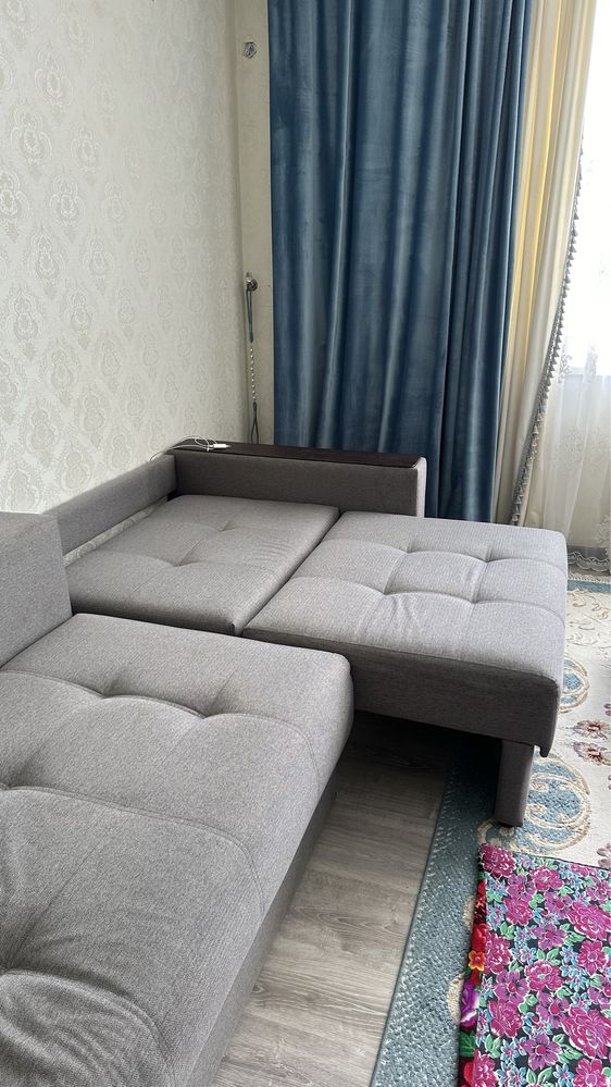 Продам диван 3.30