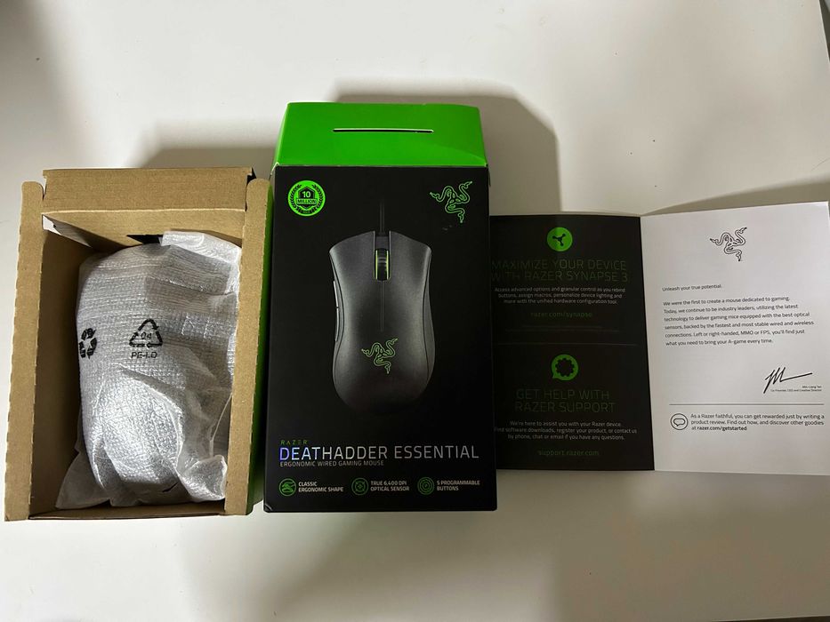 Геймърска мишка Razer DeathAdder Essential