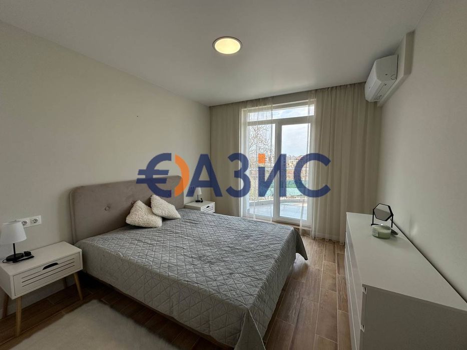 Просторен апартамент с 2 спални в комплекс" Оазис", Равда, България,