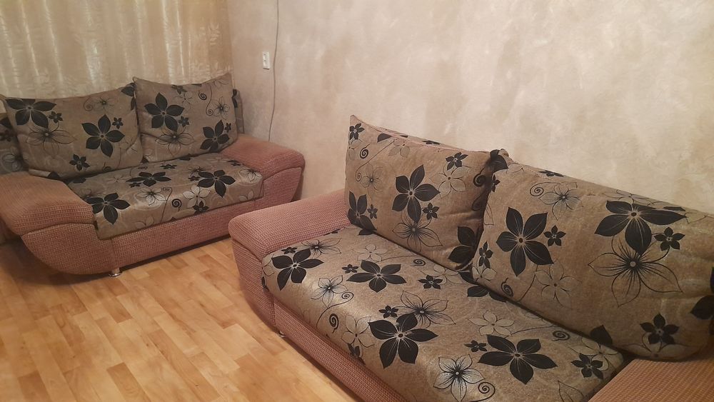 Продам два дивана