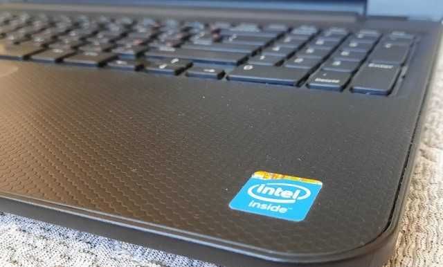 Лаптоп Dell Inspiron 15 4GB RAM, 500GB hdd, Windows 10