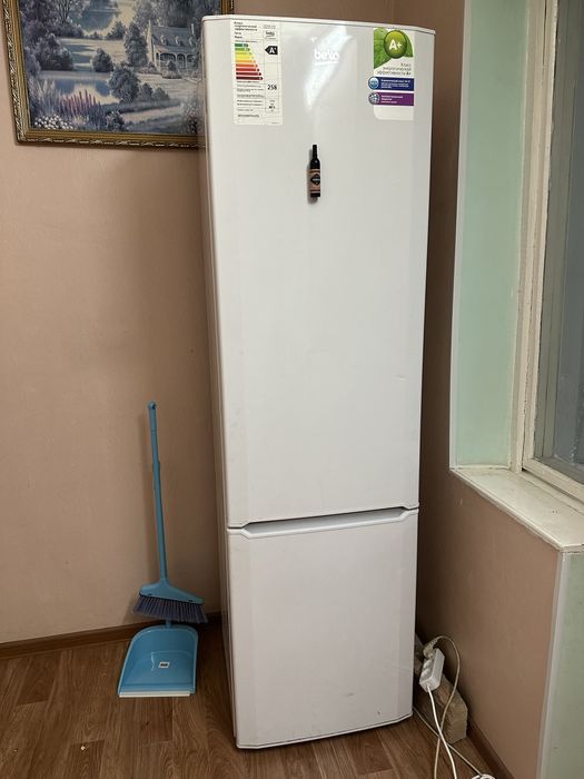 Большой холодильник