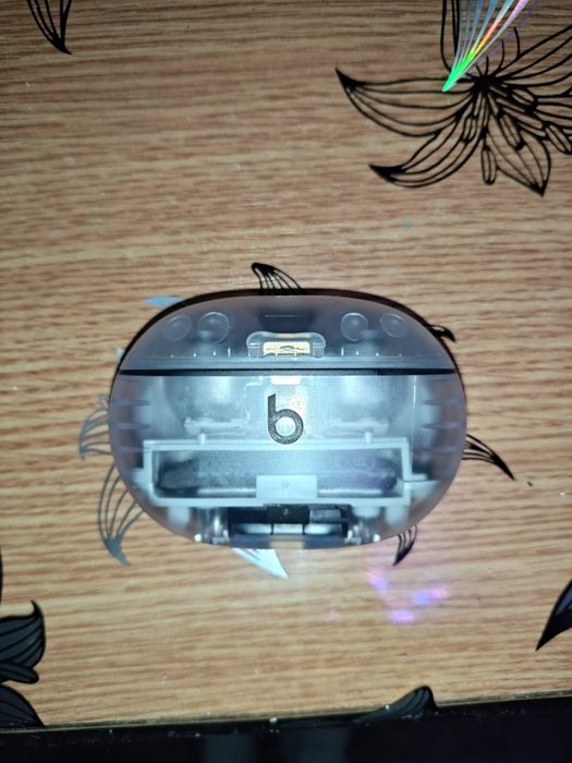 Beats Studio Buds + Transparente