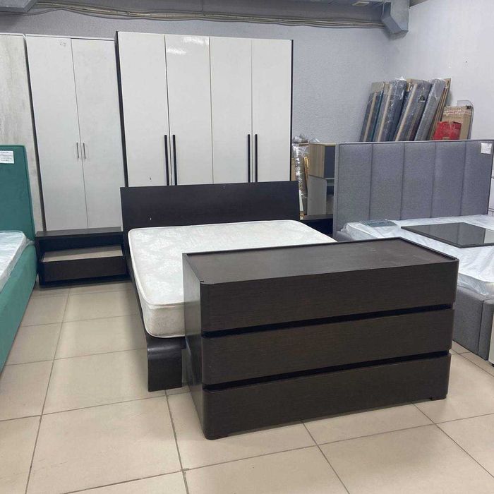 Спальный гарнитур БУ с матрасом. Рассрочка! Бесплатная доставка!