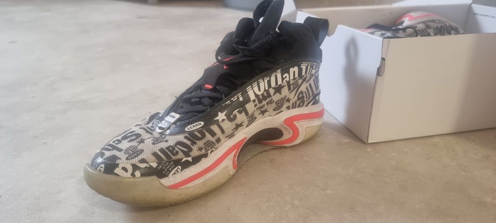 Vand adidasi de sport nike air jordan 36 flight school