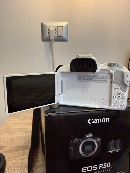 CANON EOS R50 Mirrorless Alb, Garantie Altex!